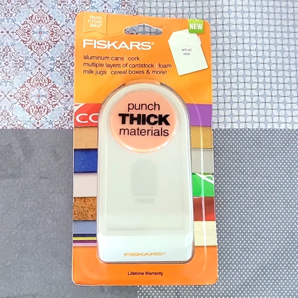 Fiskars Punch - 1 inch Label